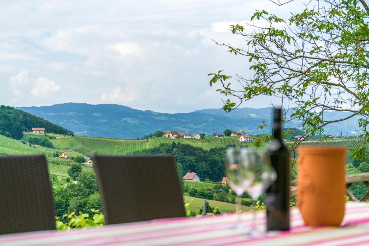 Das Weinberghaus Ratsch an der Weinstraße Exterior foto