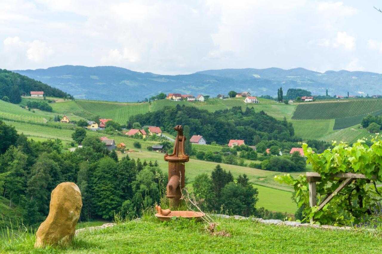 Das Weinberghaus Ratsch an der Weinstraße Exterior foto