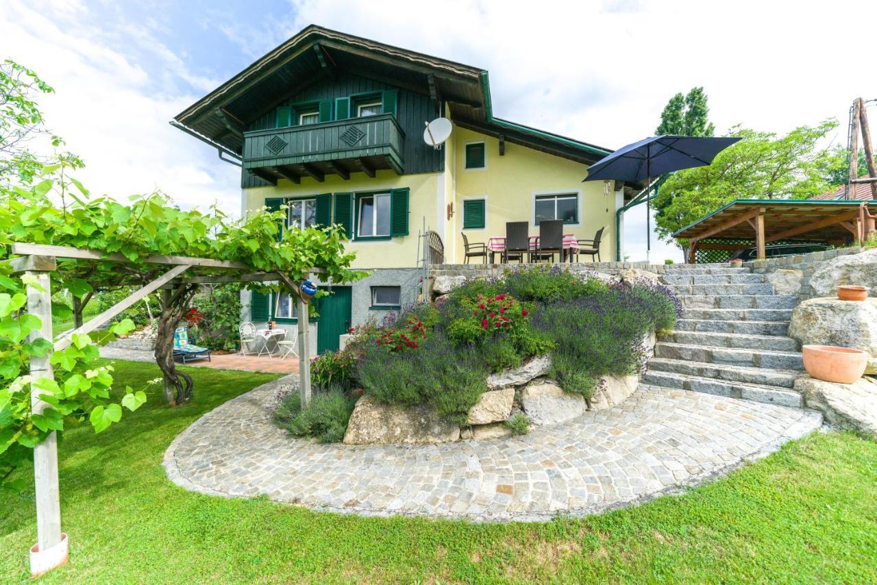 Das Weinberghaus Ratsch an der Weinstraße Exterior foto