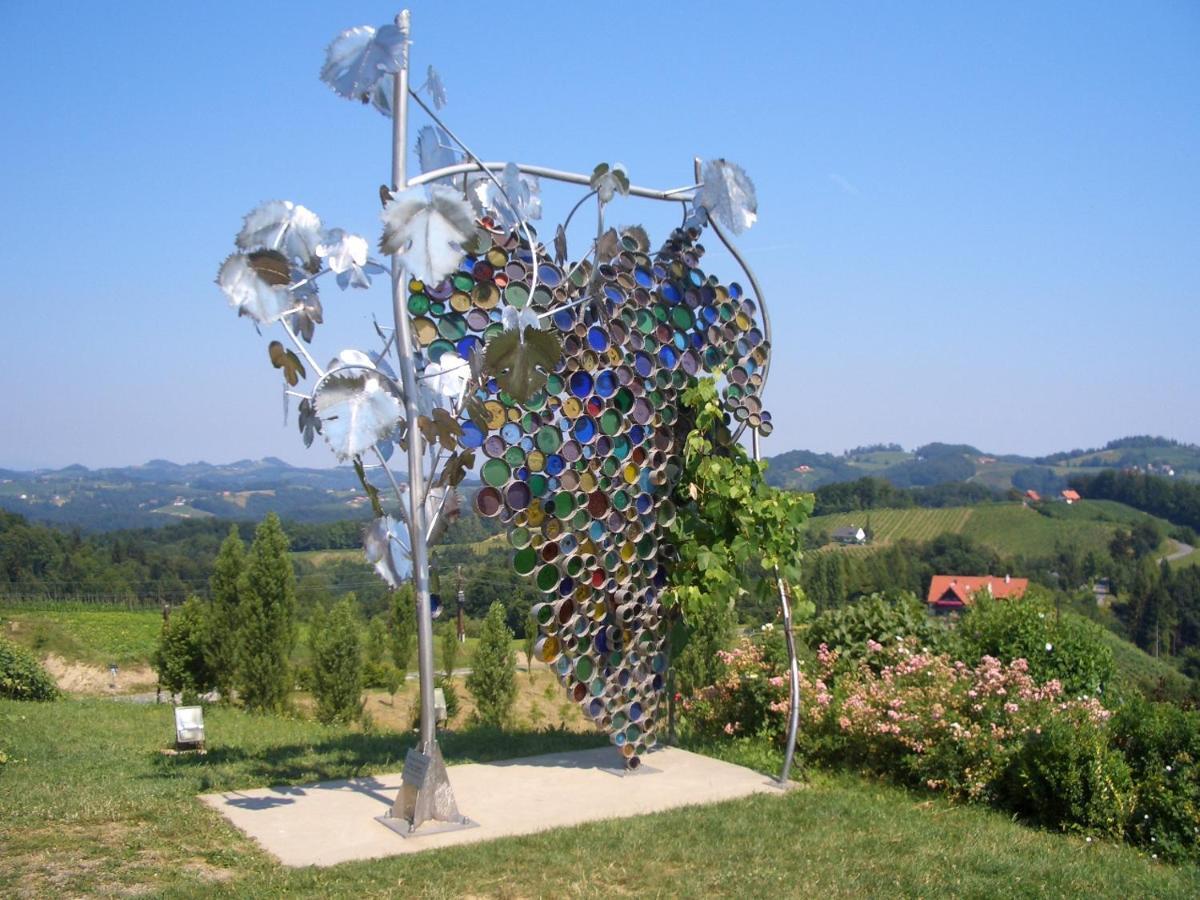 Das Weinberghaus Ratsch an der Weinstraße Exterior foto