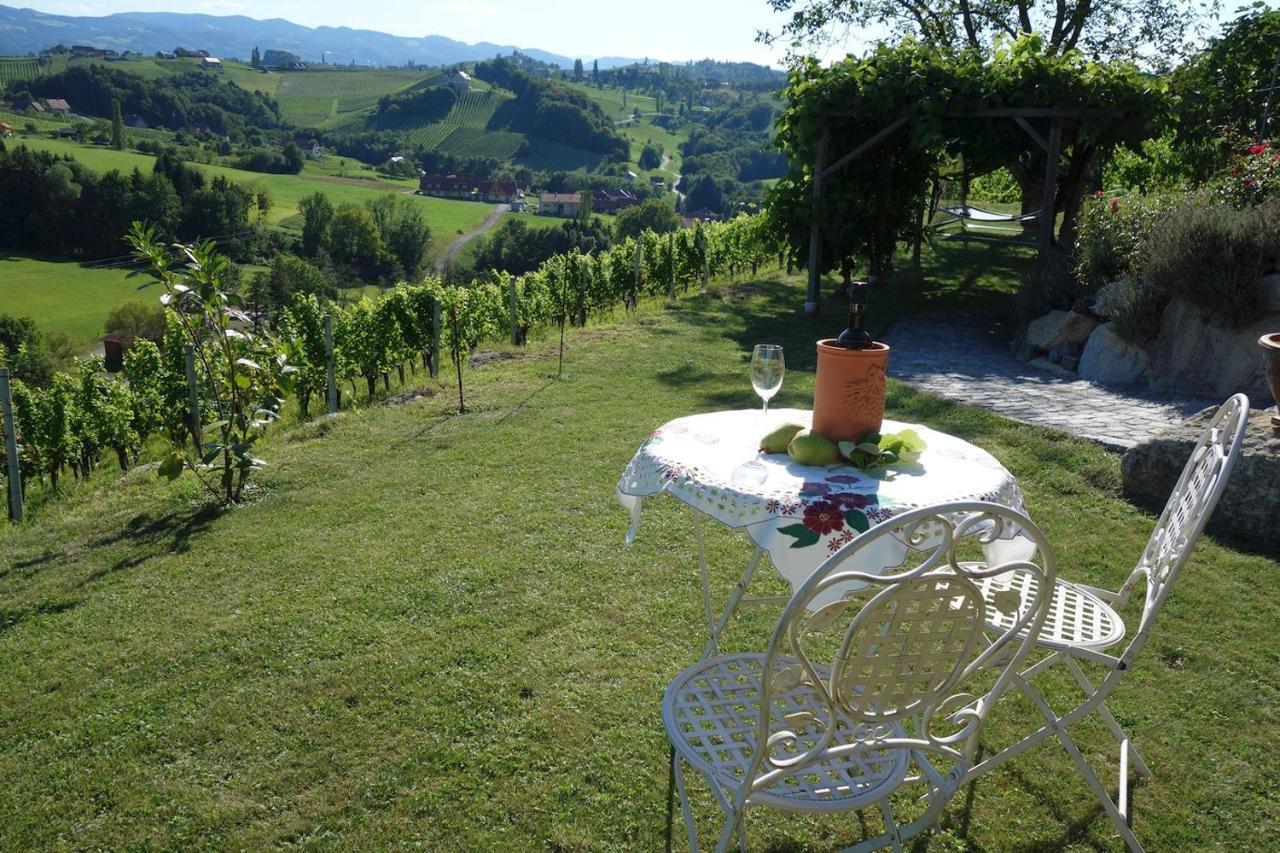 Das Weinberghaus Ratsch an der Weinstraße Exterior foto